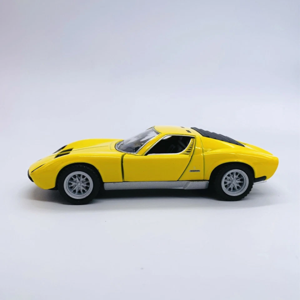 Машинка металева Kinsmart KT5390W 1:34 1971 Lamborghini Miura P400 SV інерційна, двері відчиняються / Жовтий