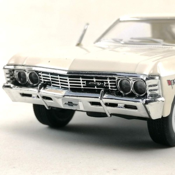 Машинка металлическая Kinsmart 1:43 1967 Chevrolet Impala (цвет бежевый) KT5418W